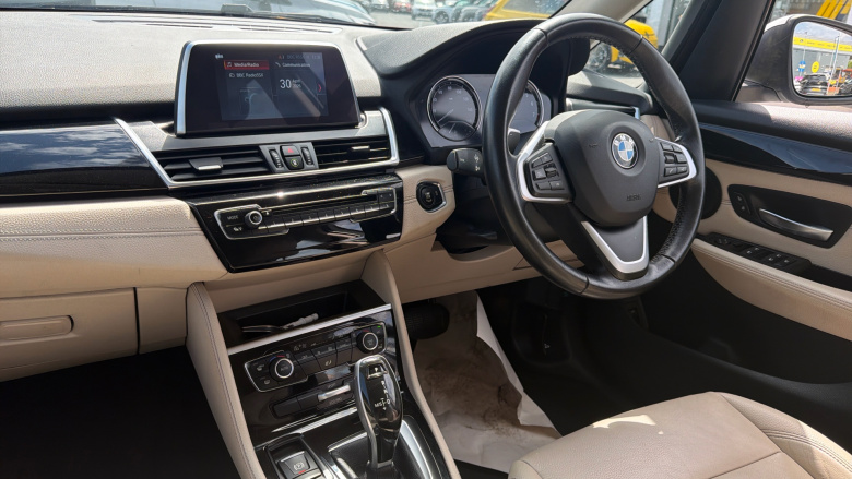 BMW 2 Series 220i Luxury 5dr DCT Petrol Hatchback
